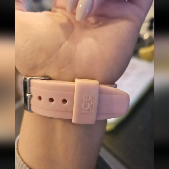 ICE Watch Pink Rose Plastic and Silicone Watch Sili Wrist Watch Womens Gift - Picture 6 of 8